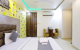Hotel Broadway Near Delhi Airport