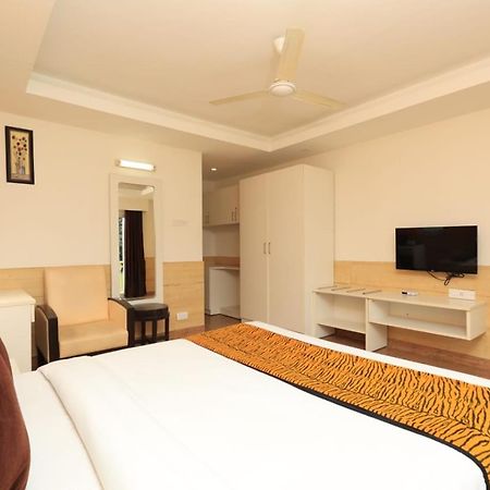 Hotel Broadway Near Delhi Airport New Delhi Exterior photo